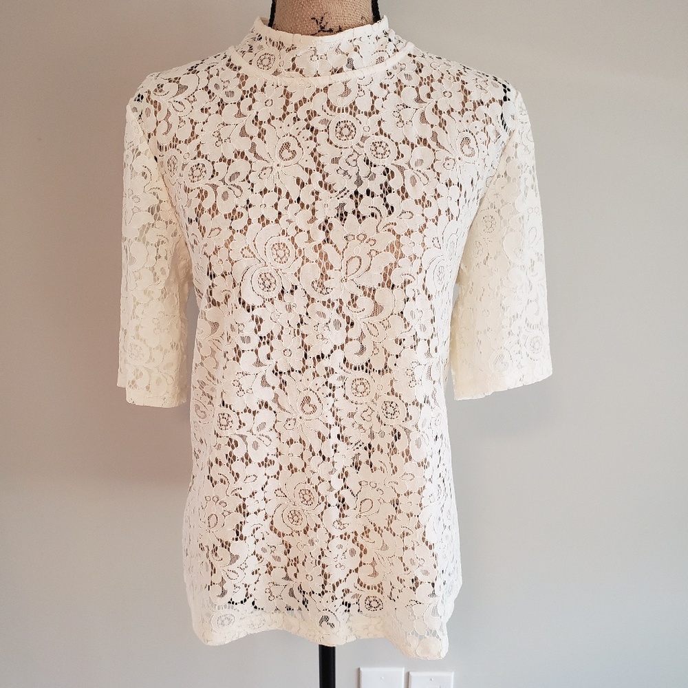 Open lace short sleeve top